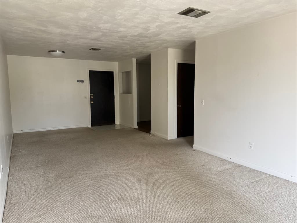 Condominium at 176 Maple Ave # 34, Rutland MA 01543, Rutland, photo 20 of 22