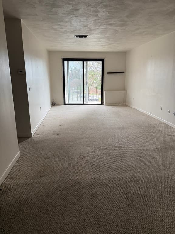 Condominium at 176 Maple Ave # 34, Rutland MA 01543, Rutland, photo 9 of 22
