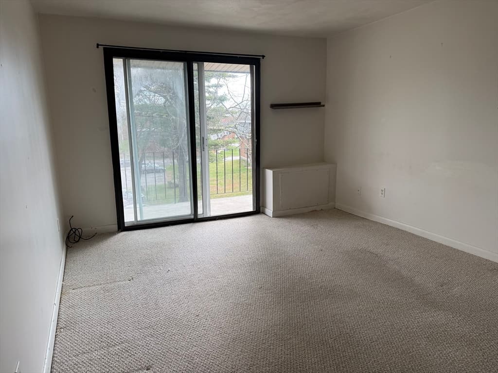 Condominium at 176 Maple Ave # 34, Rutland MA 01543, Rutland, photo 10 of 22