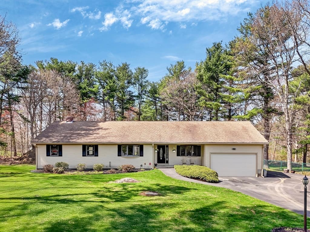 24 Orchard St, Berkley MA 02779