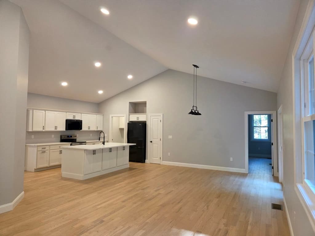 Single Family Residence at 149 Bragg, Westminster MA 01473, photo 2 of 17