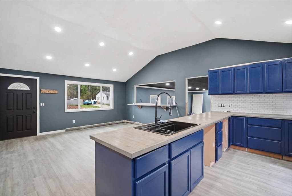 Single Family Residence at 71 Sun Valley Rd, Holyoke MA 01040, Holyoke, photo 10 of 23