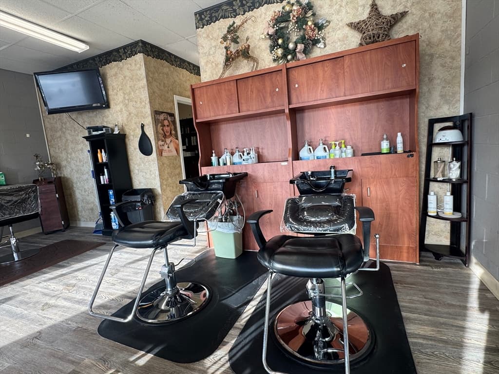 Business Opportunity at 4 Elm St, Salisbury MA 01952, Salisbury, photo 3 of 8