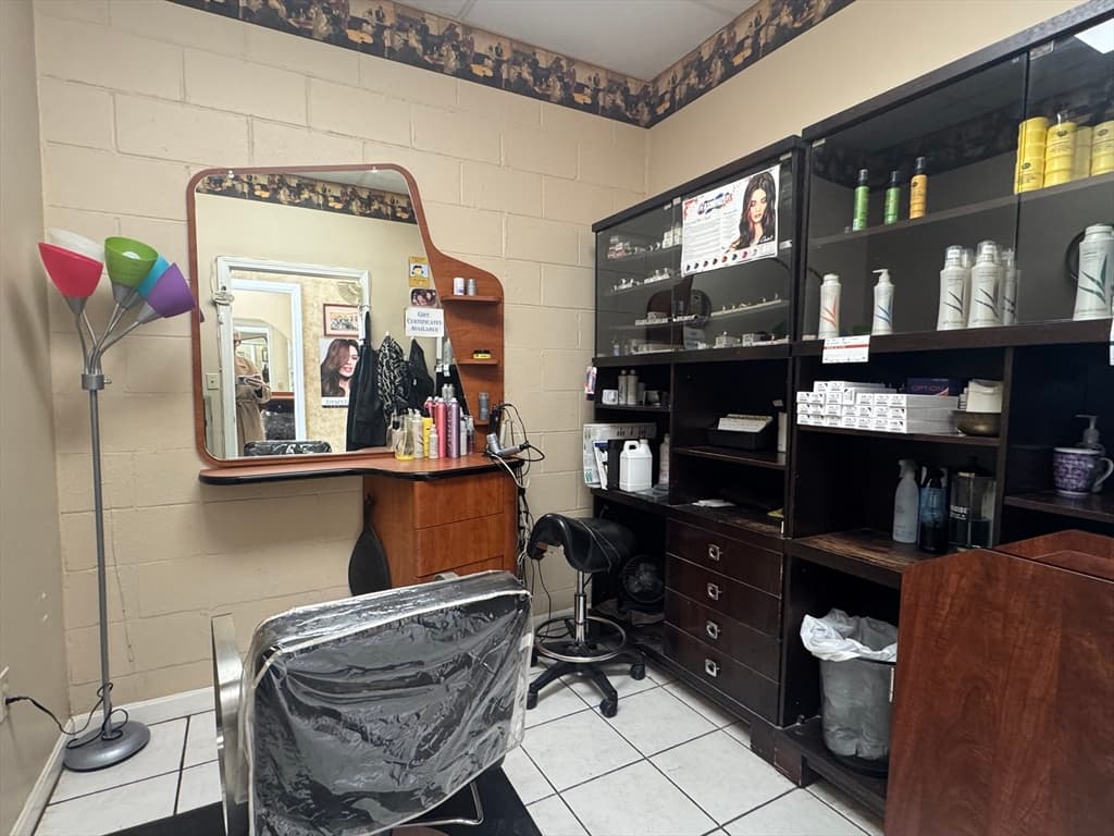 Business Opportunity at 4 Elm St, Salisbury MA 01952, Salisbury, photo 5 of 8