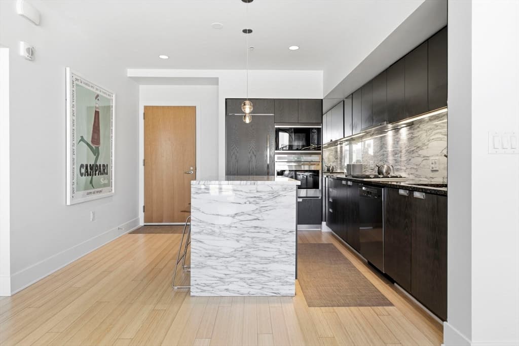 Condominium at 110 Stuart St # 17D, Boston MA 02116, photo 6 of 22