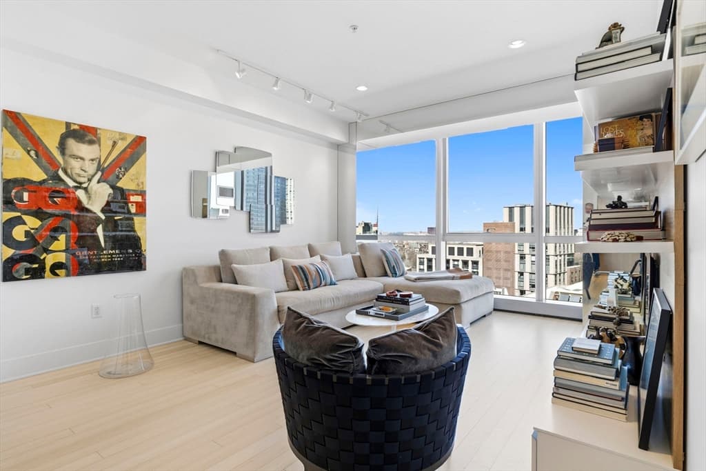 Condominium at 110 Stuart St # 17D, Boston MA 02116, photo 3 of 22