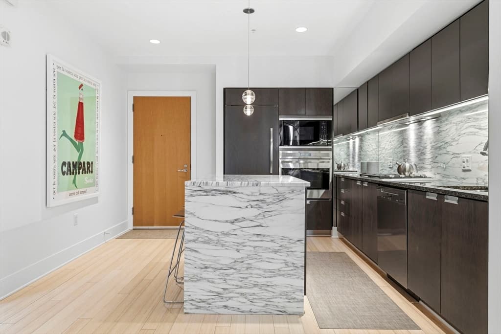Condominium at 110 Stuart St # 17D, Boston MA 02116, photo 4 of 22