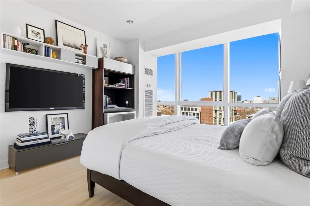 Condominium at 110 Stuart St # 17D, Boston MA 02116, photo 8 of 22