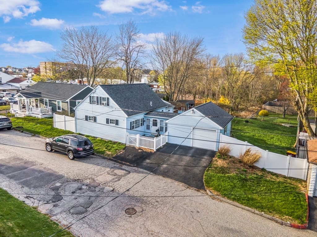 96 Star St, Fall River MA 02724