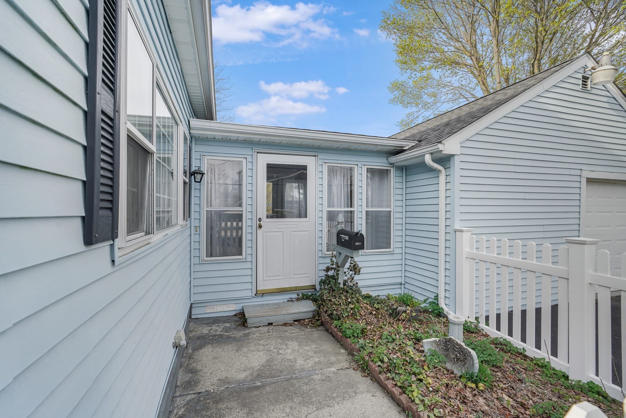Single Family Residence at 96 Star St, Fall River MA 02724, photo 29 of 41