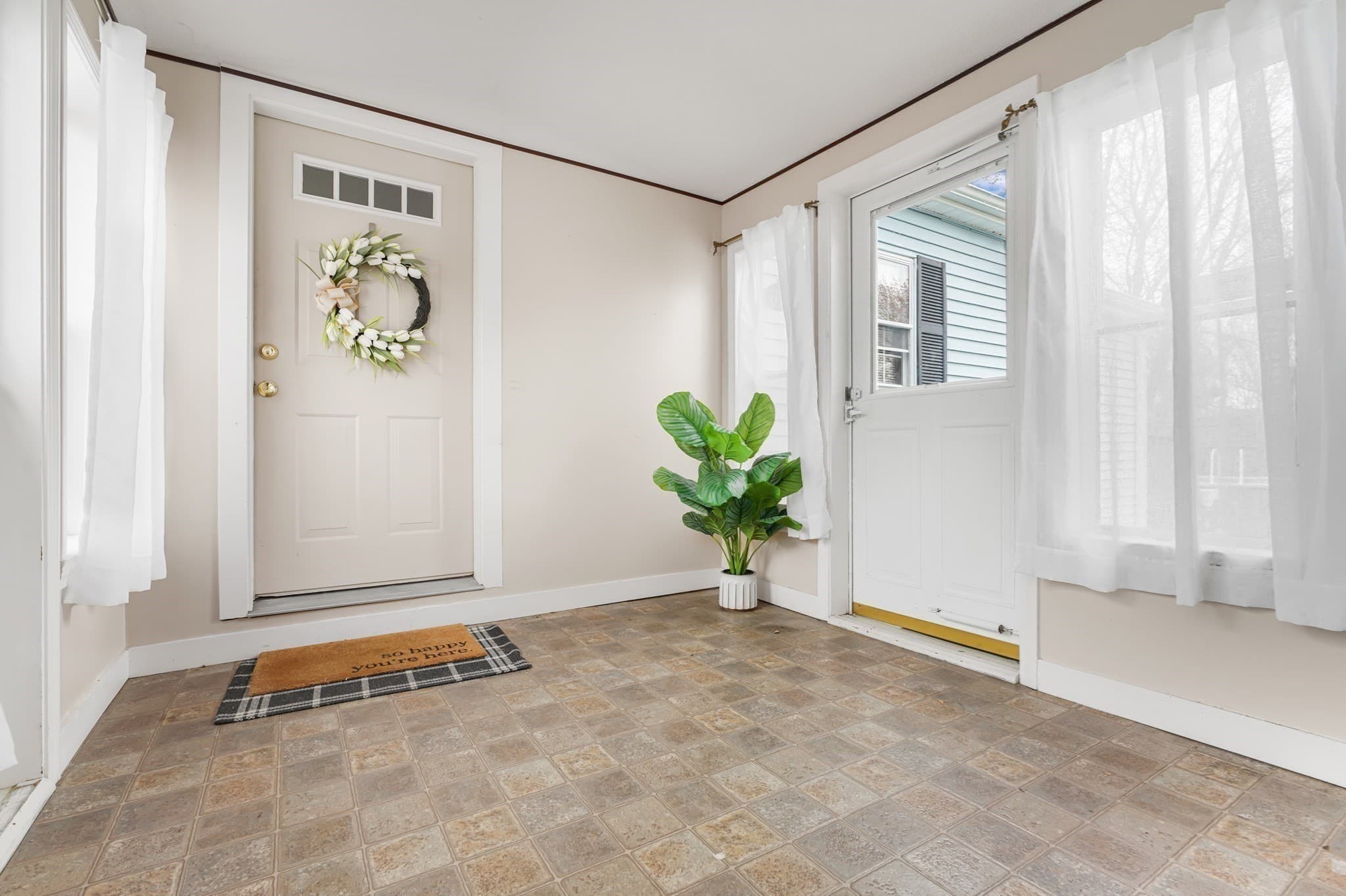 Single Family Residence at 96 Star St, Fall River MA 02724, photo 8 of 41