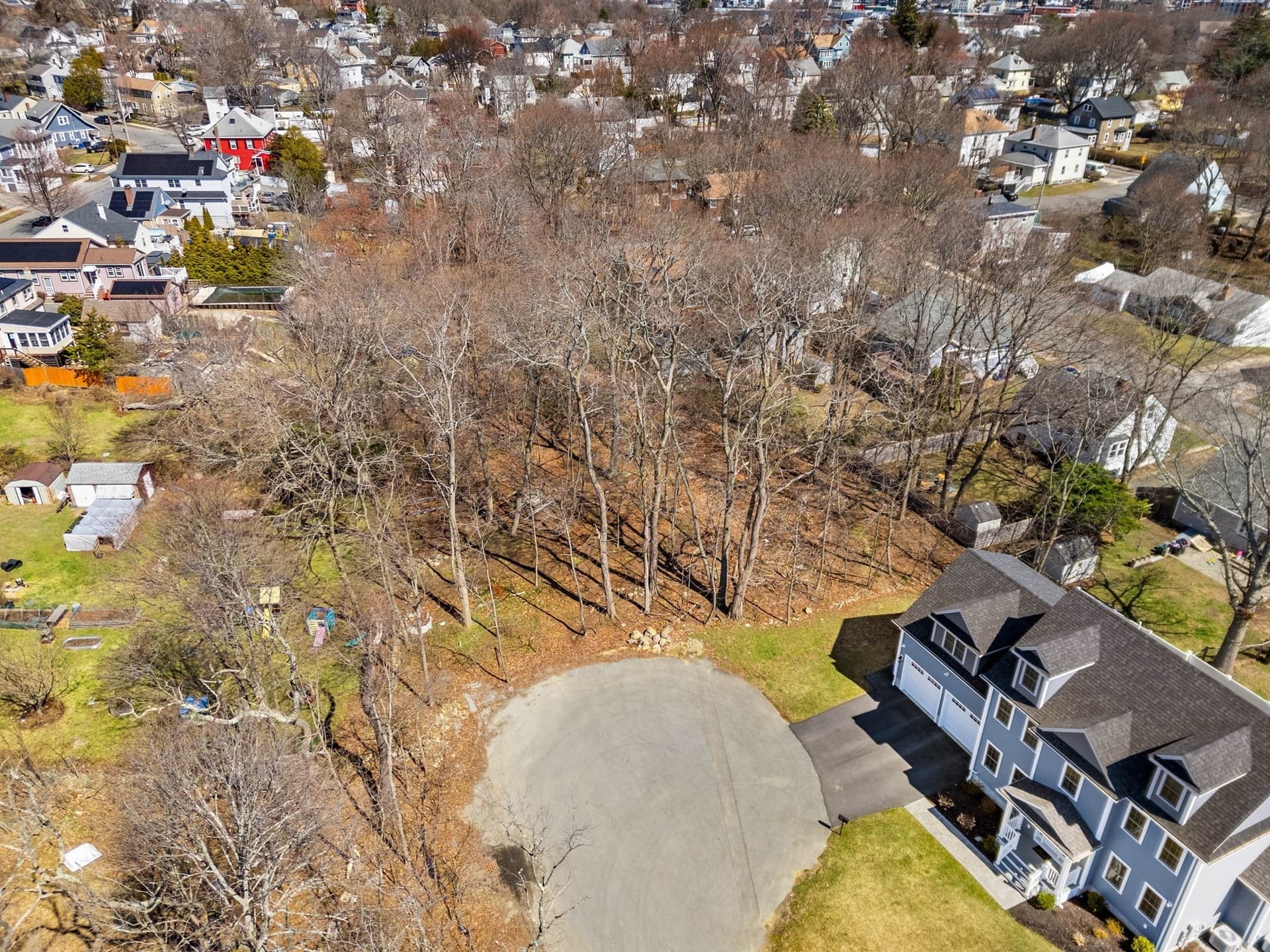 Residential at 114 Livingstone Ave, Beverly MA 01915, photo 6 of 23