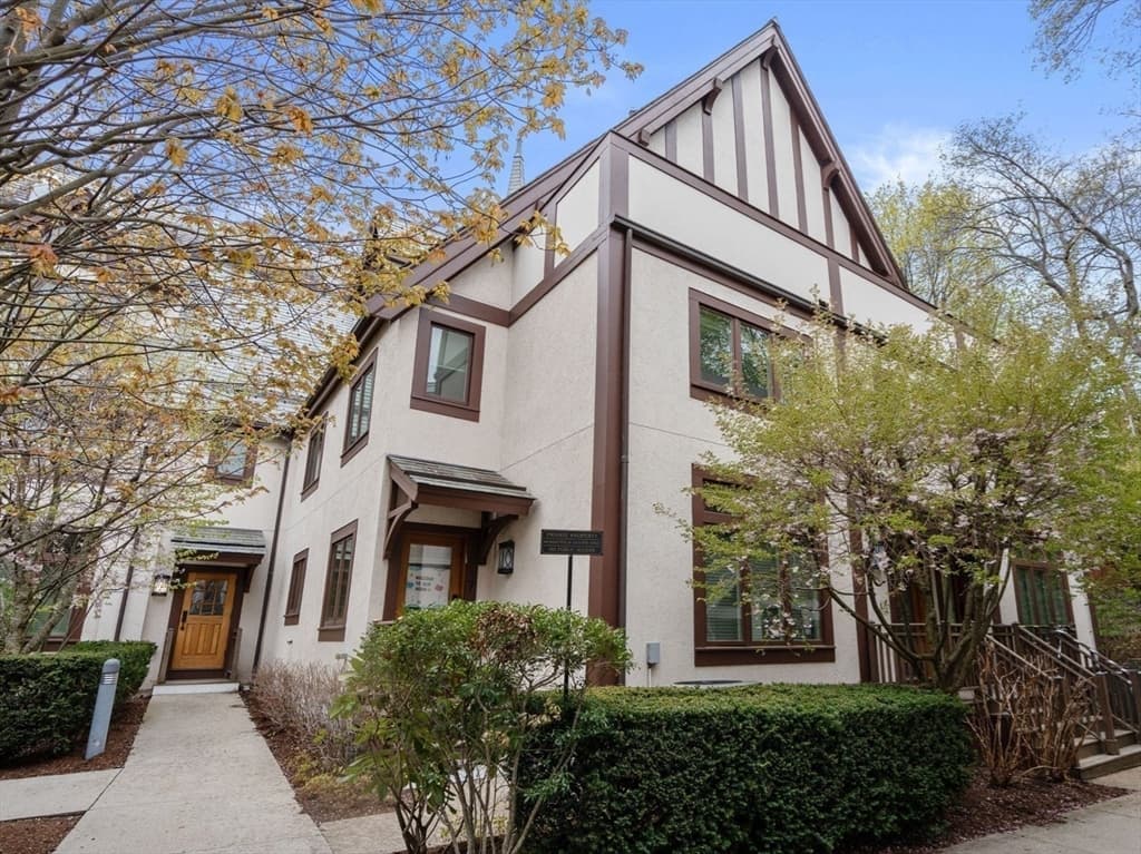 Condominium at 201 Freeman Street # A7, Brookline MA 02446, photo 4 of 18