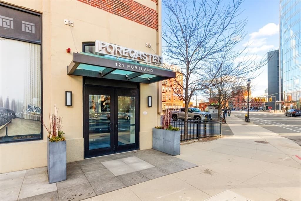 Condominium at 121 Portland St # 902, Boston MA 02114, photo 3 of 25