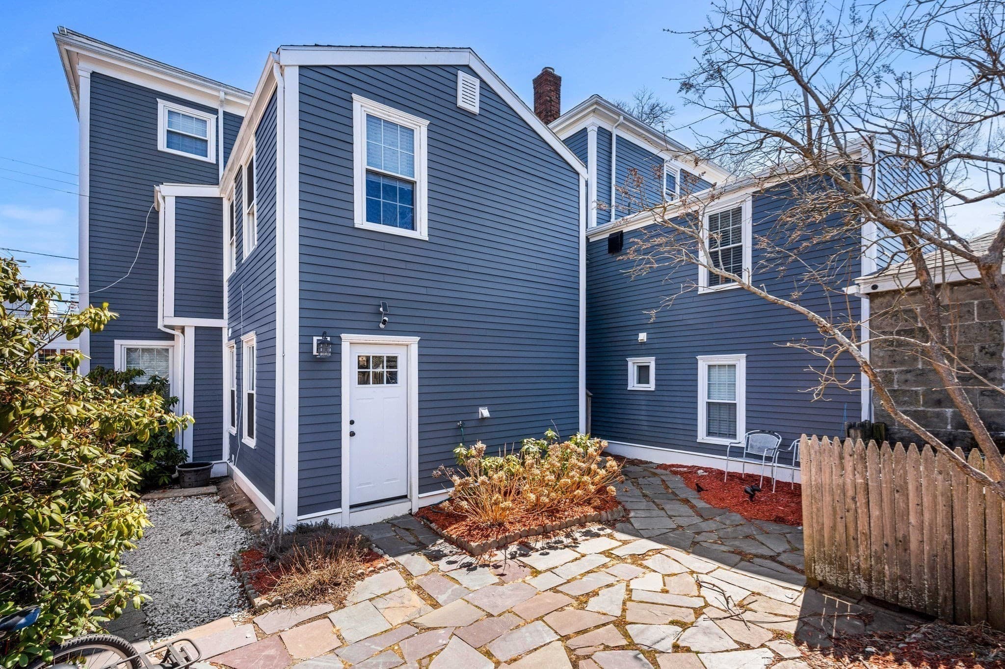 5-9 Family at 32 Market St, Newburyport MA 01950, photo 15 of 17