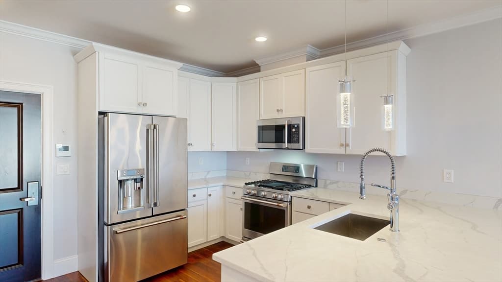 Condominium at 87 Medford St # 215, Medford MA 02155, photo 3 of 18