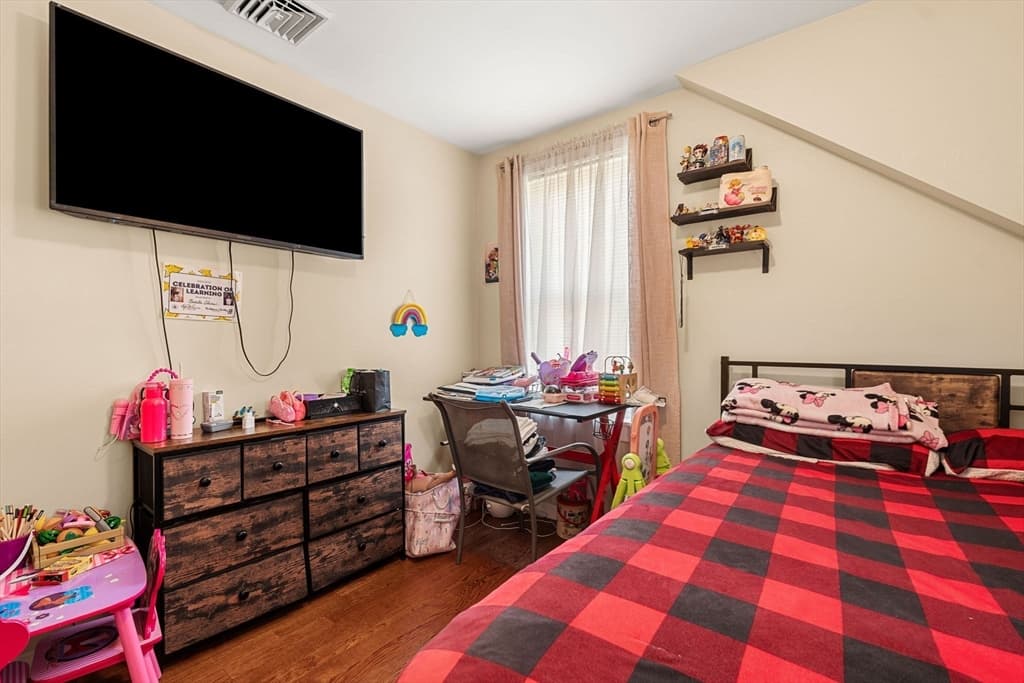 883 Grinnell St, Fall River MA 02721 photo 13