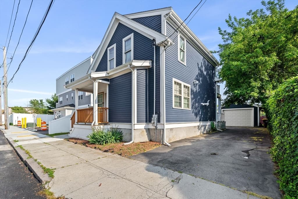 883 Grinnell St, Fall River MA 02721 photo 4