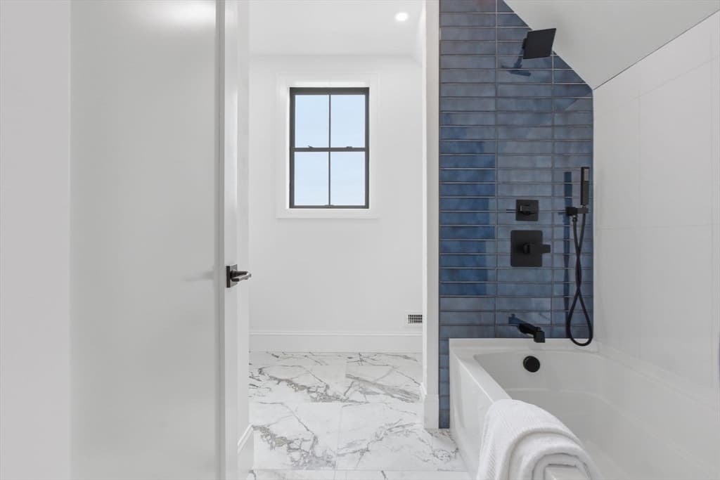 5 Lisa St, Burlington MA 01803 photo 27