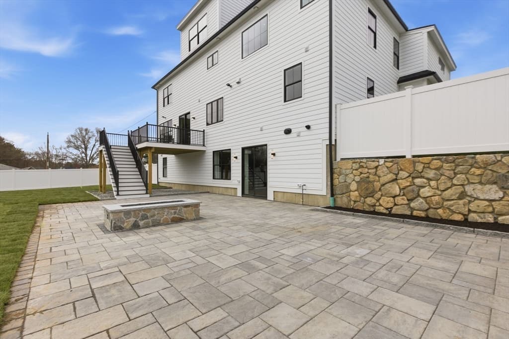 5 Lisa St, Burlington MA 01803 photo 37