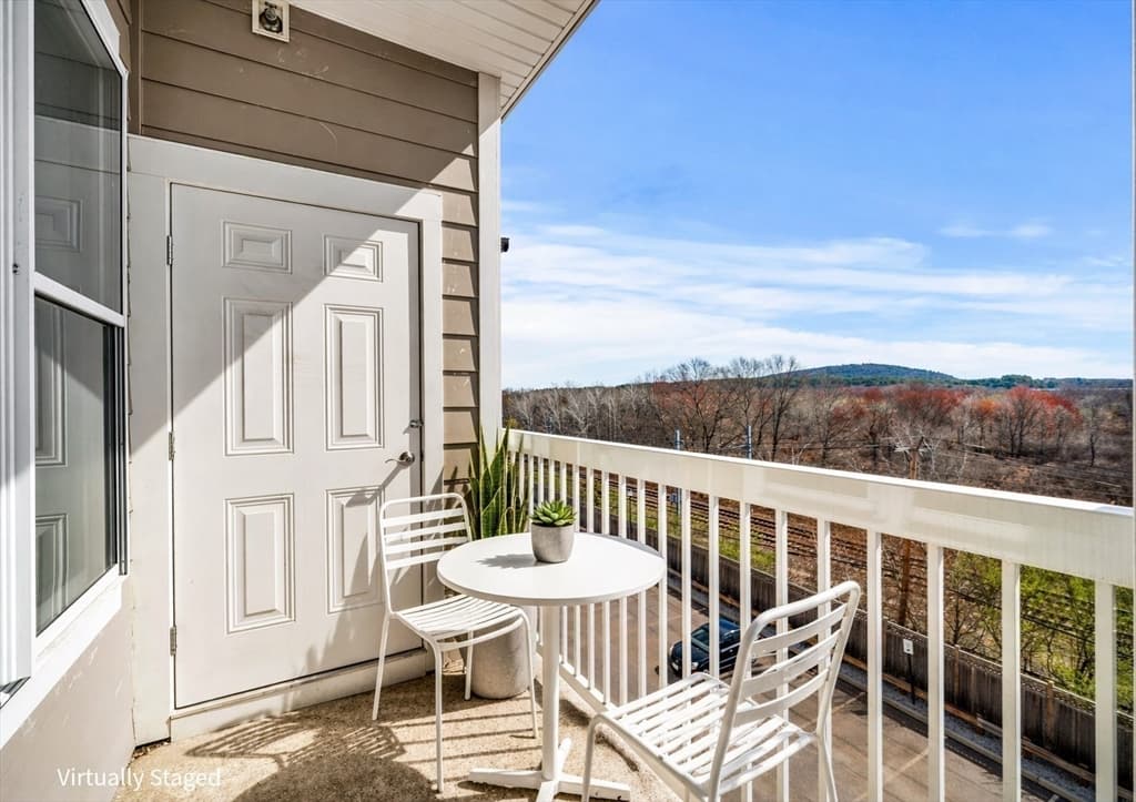 Condominium at 130 University Ave # 1312, Westwood MA 02090, Westwood, photo 13 of 29