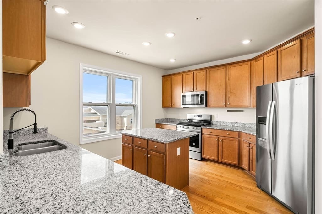Condominium at 130 University Ave # 1312, Westwood MA 02090, Westwood, photo 3 of 29
