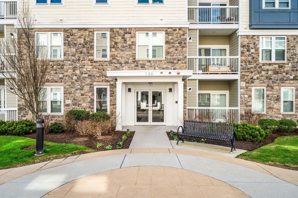 Condominium at 130 University Ave # 1312, Westwood MA 02090, Westwood, photo 20 of 29