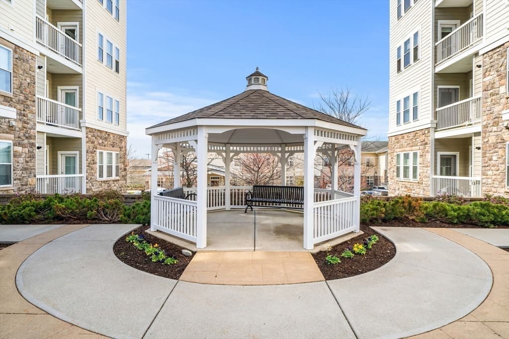Condominium at 130 University Ave # 1312, Westwood MA 02090, Westwood, photo 18 of 29
