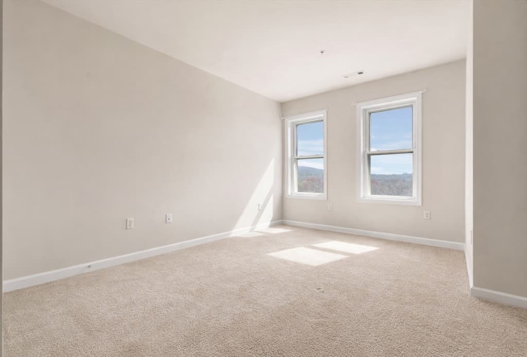 Condominium at 130 University Ave # 1312, Westwood MA 02090, Westwood, photo 11 of 29