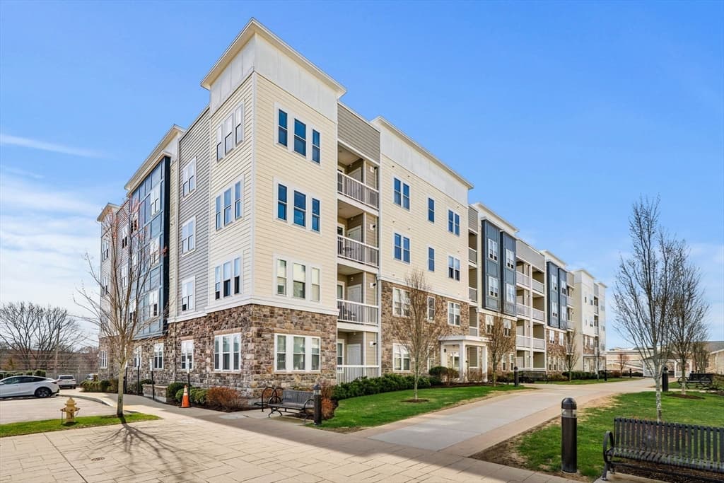 Condominium at 130 University Ave # 1312, Westwood MA 02090, Westwood, photo 29 of 29
