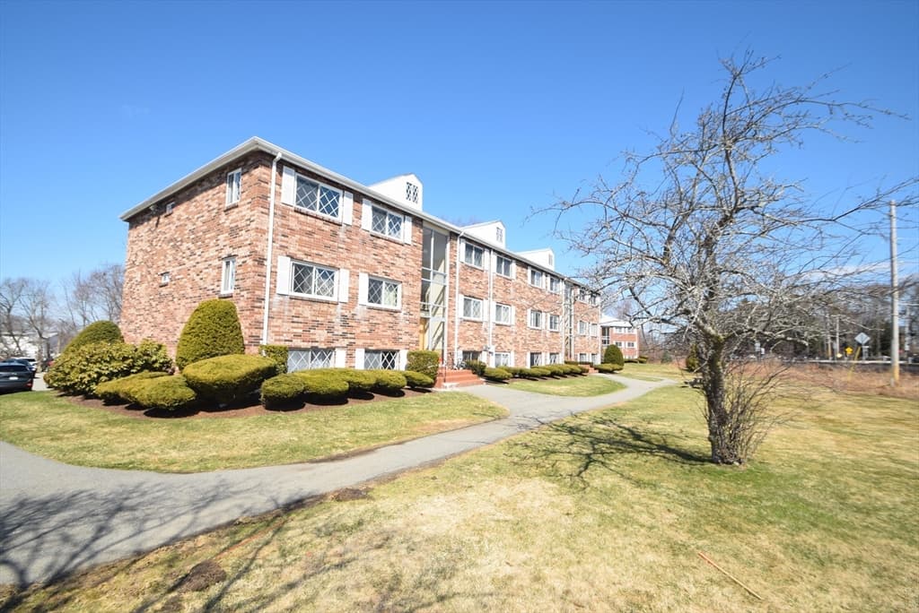 7 Fernview Ave # 11, North Andover MA 01845 photo 2