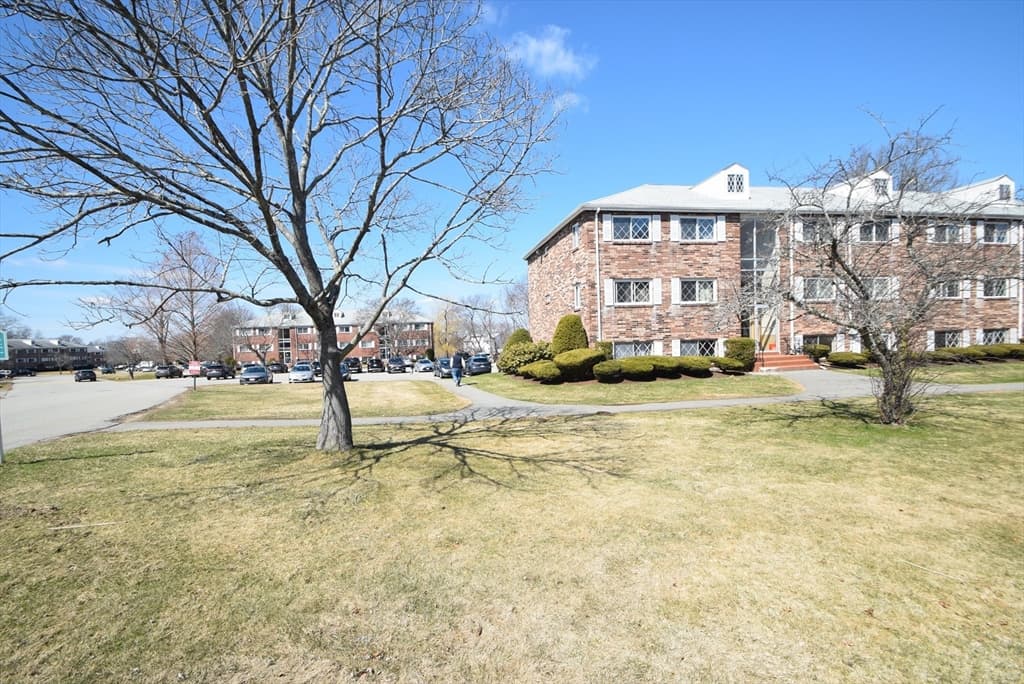 7 Fernview Ave # 11, North Andover MA 01845 photo 4