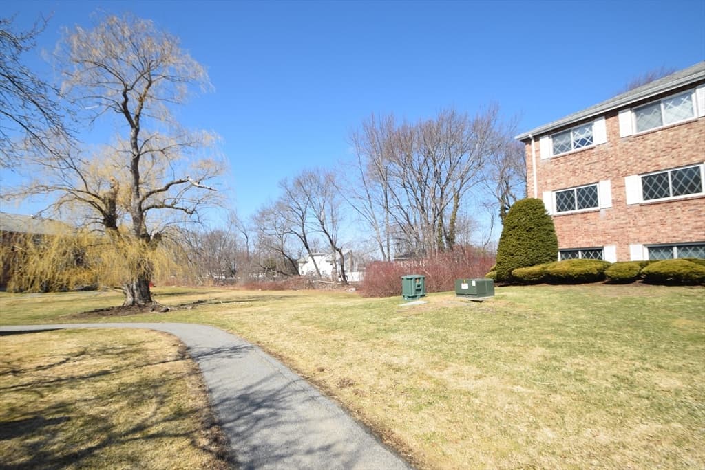 21 Fernview Ave # 8, North Andover MA 01845 photo 3