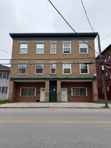 64-66 Pleasant St, Easthampton MA 01027