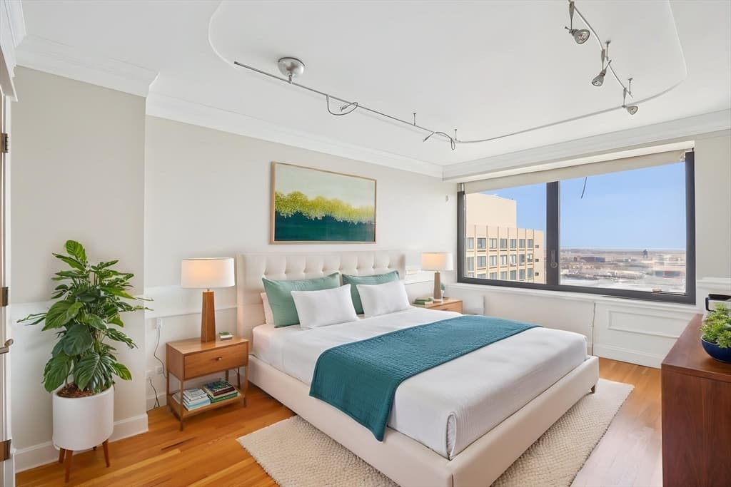 Condominium at 65 East India Row, Boston MA 02110, photo 18 of 23