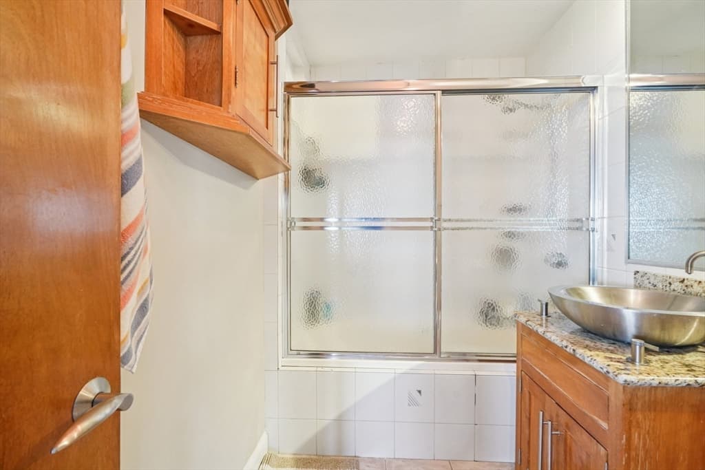 Condominium at 65 East India Row, Boston MA 02110, photo 19 of 23