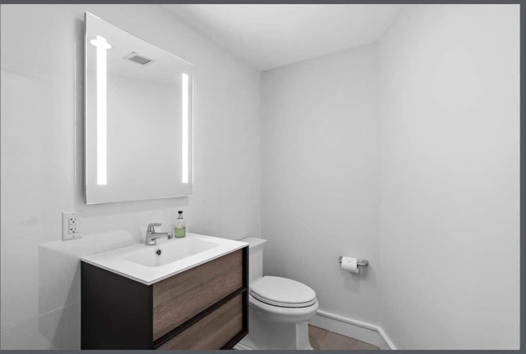 Condominium at 2 Battery Wharf # 2408, Boston MA 02109, photo 20 of 30