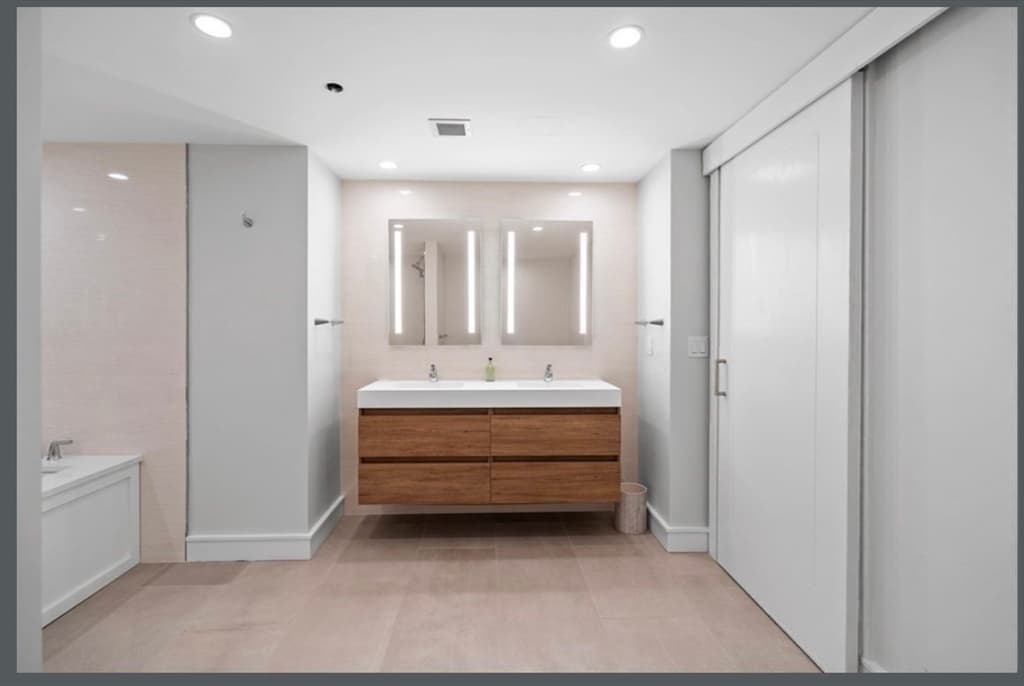Condominium at 2 Battery Wharf # 2408, Boston MA 02109, photo 15 of 30