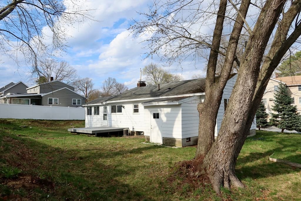 31 Mohawk, Burlington MA 01803 photo 5