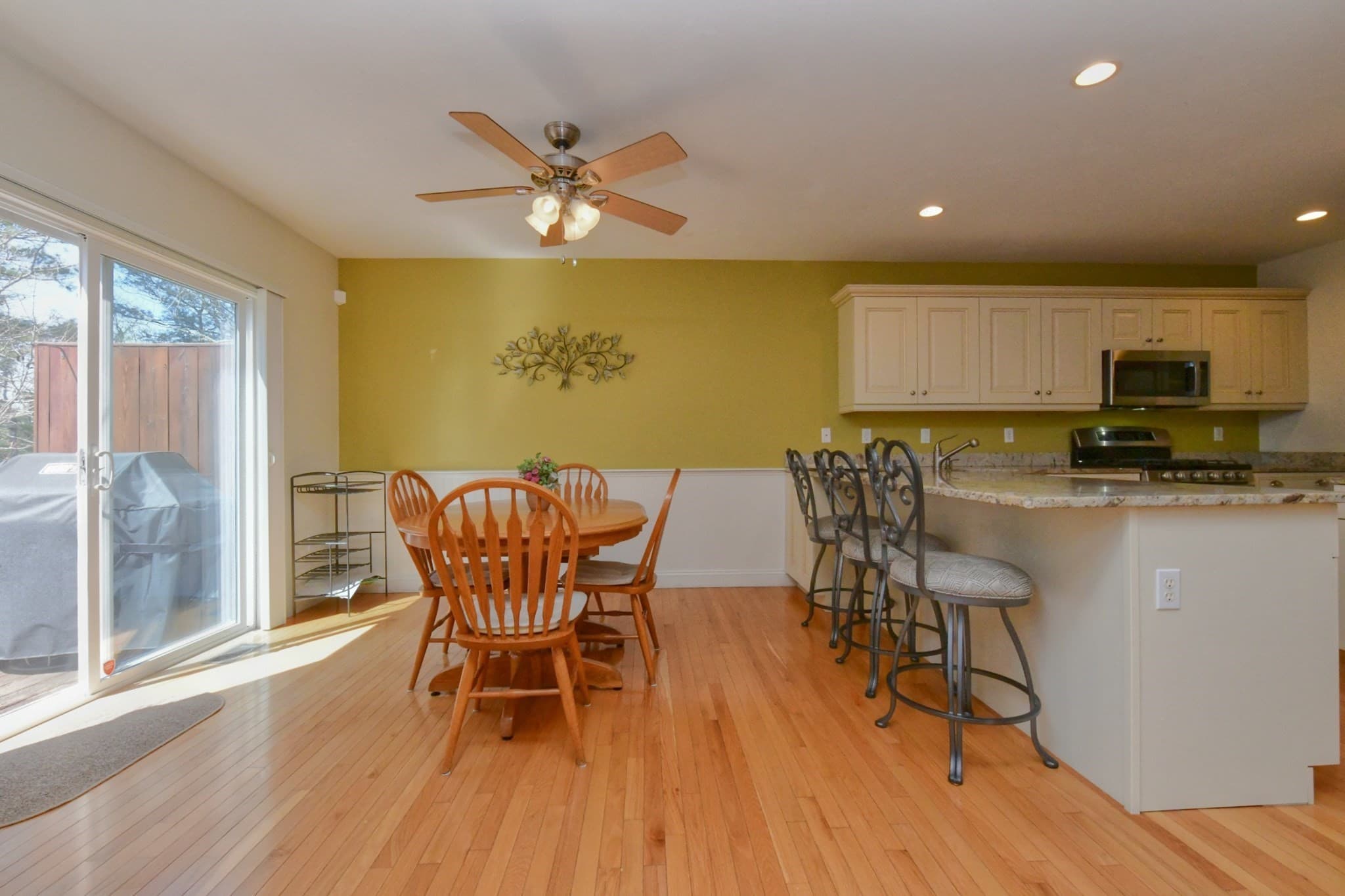 Condominium at 2 Candleberry Ct # 2, Bourne MA 02532, photo 14 of 42