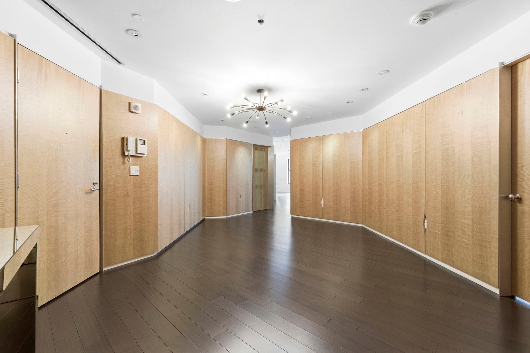 Condominium at 9 W Broadway # 618, Boston MA 02127, photo 3 of 38