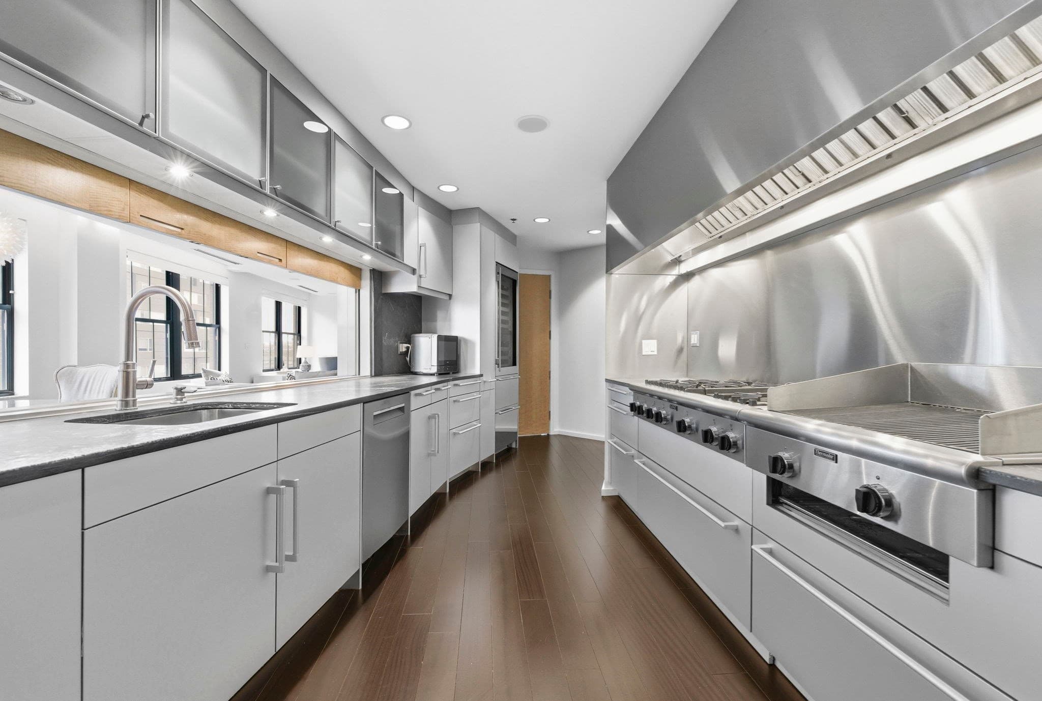 Condominium at 9 W Broadway # 618, Boston MA 02127, photo 20 of 38