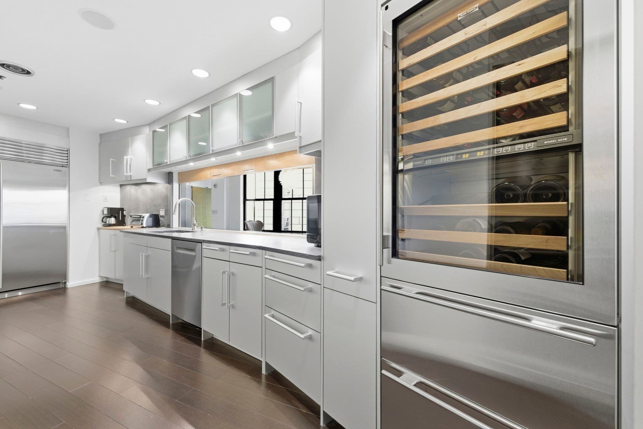 Condominium at 9 W Broadway # 618, Boston MA 02127, photo 19 of 38
