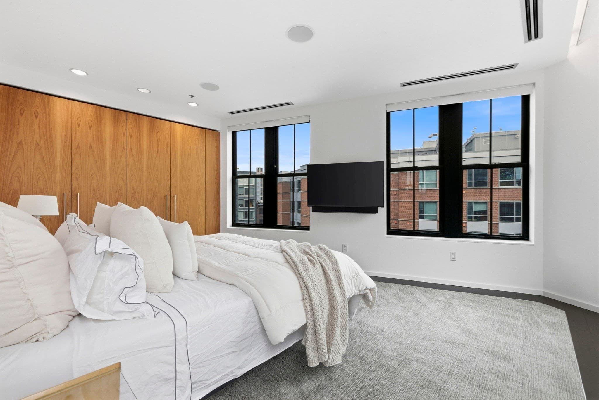 Condominium at 9 W Broadway # 618, Boston MA 02127, photo 31 of 38