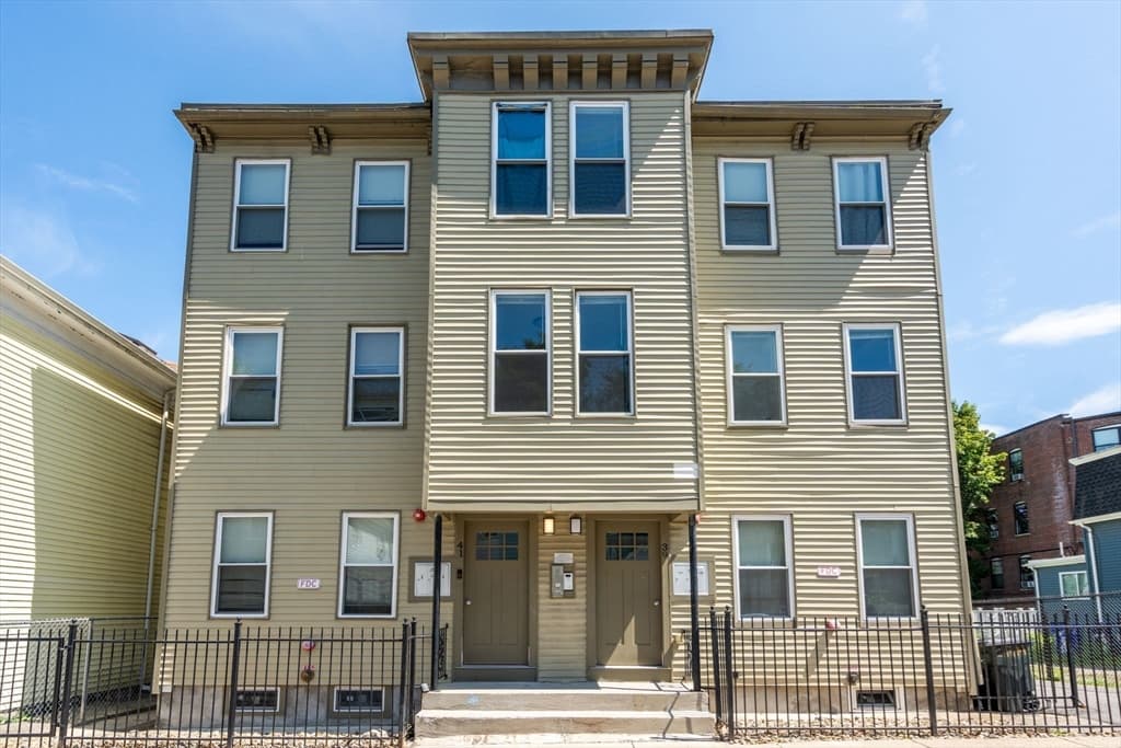 5-9 Family at 39-41 W. Walnut Park, Boston MA 02119, photo 17 of 20