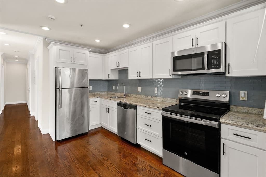 5-9 Family at 39-41 W. Walnut Park, Boston MA 02119, photo 5 of 20