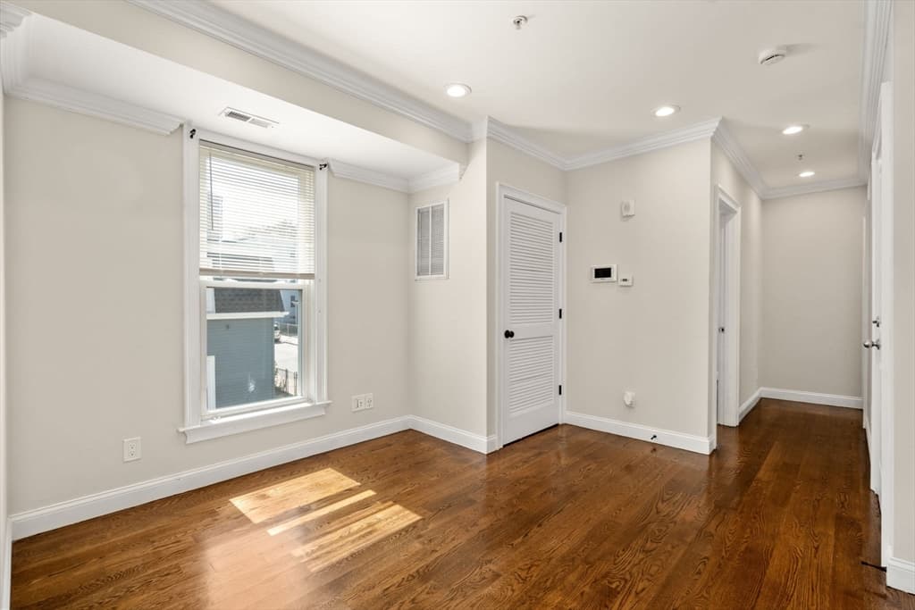 5-9 Family at 39-41 W. Walnut Park, Boston MA 02119, photo 9 of 20