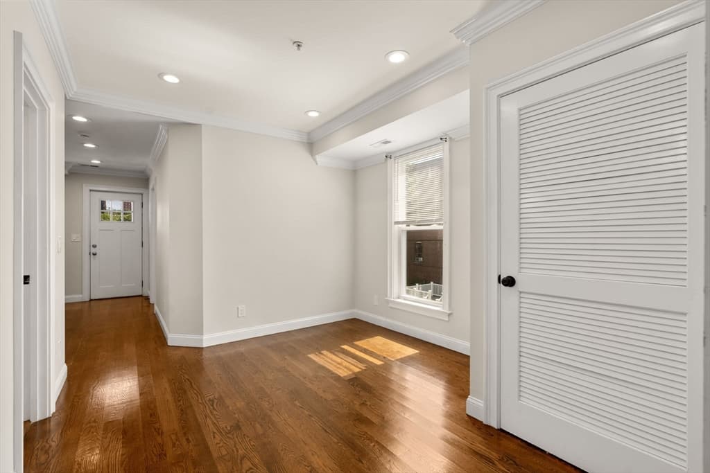 5-9 Family at 39-41 W. Walnut Park, Boston MA 02119, photo 8 of 20