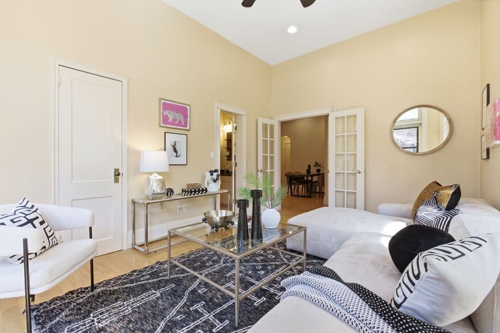 Condominium at 271 Dartmouth # 1F, Boston MA 02116, photo 6 of 23