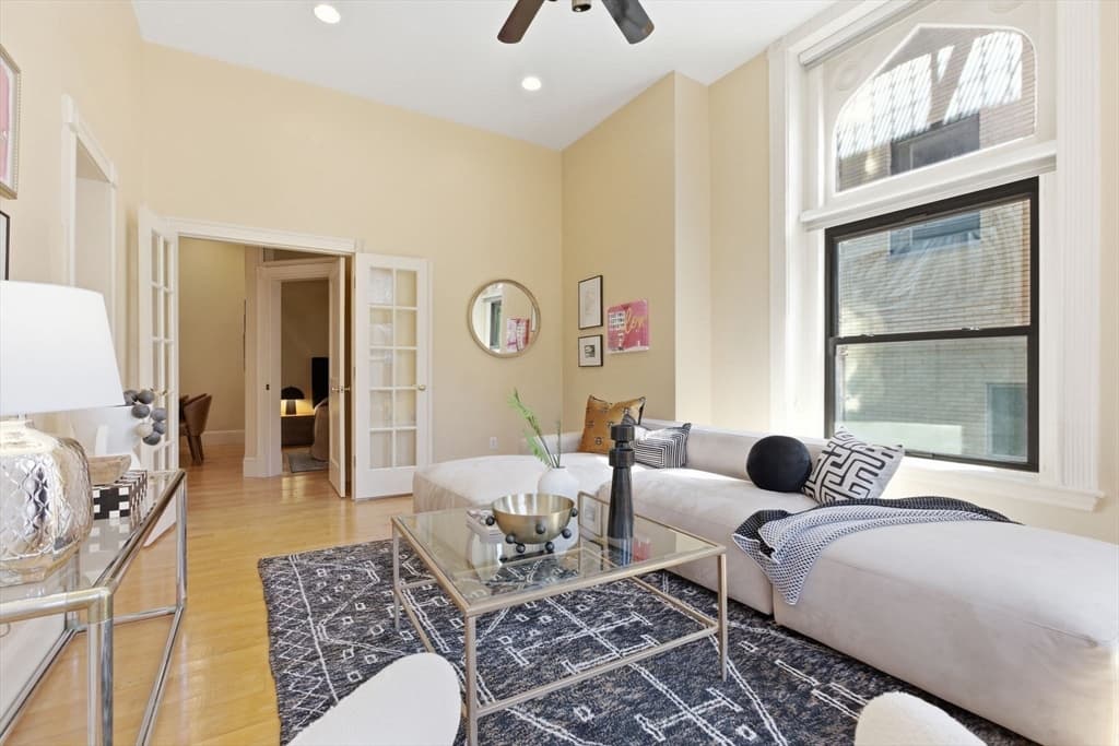 Condominium at 271 Dartmouth # 1F, Boston MA 02116, photo 7 of 23